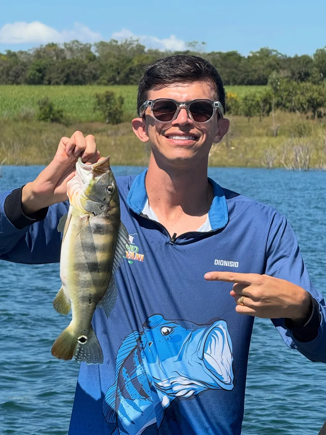 Tiago Dionísio durante experiência de pesca